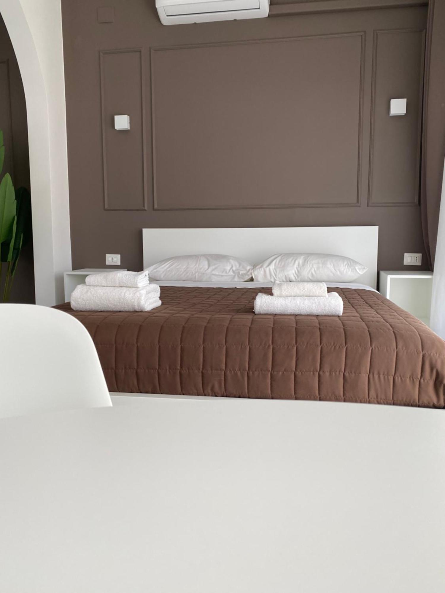 Quintino Sella Rooms Bari Exteriör bild