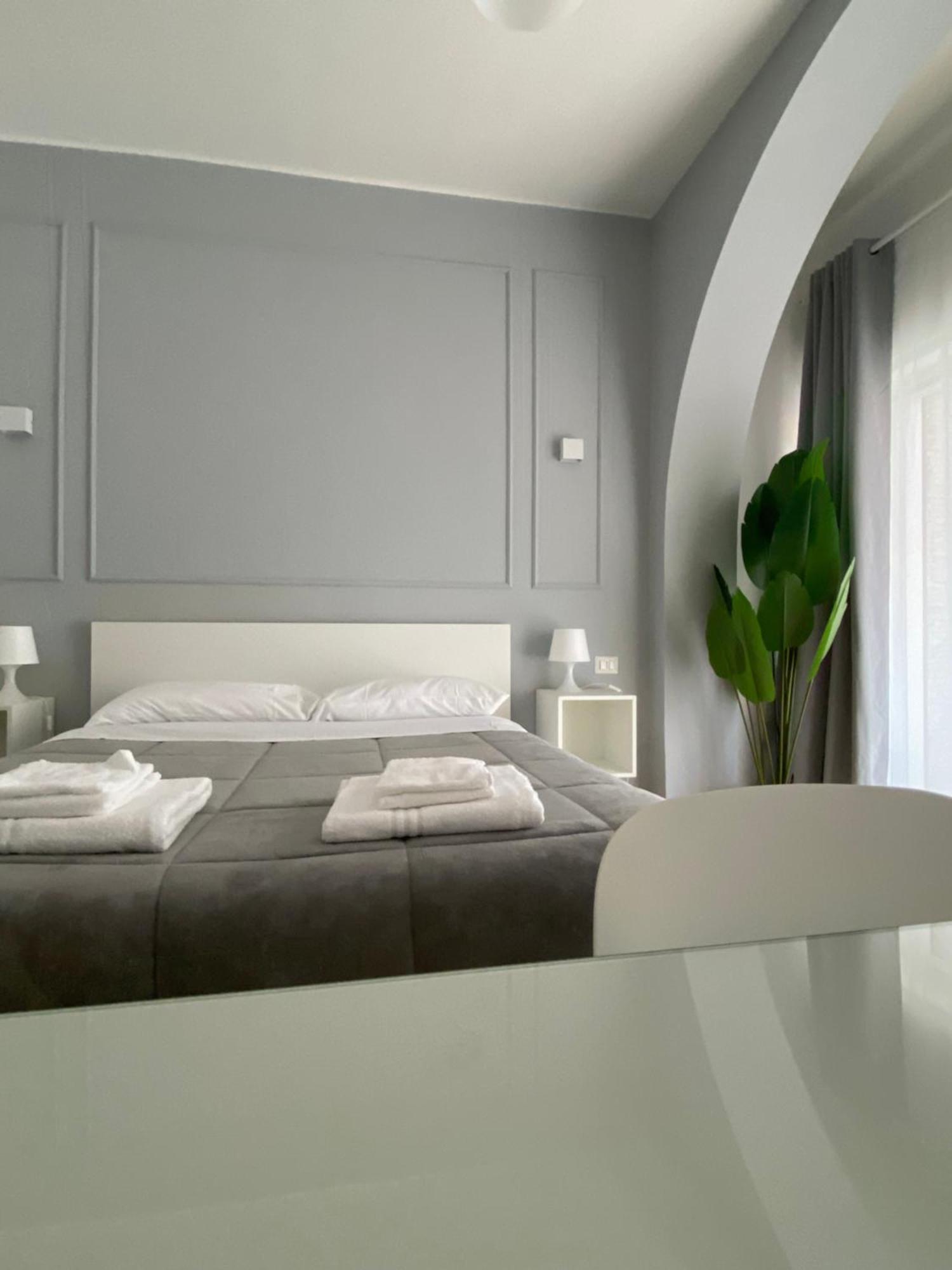 Quintino Sella Rooms Bari Exteriör bild